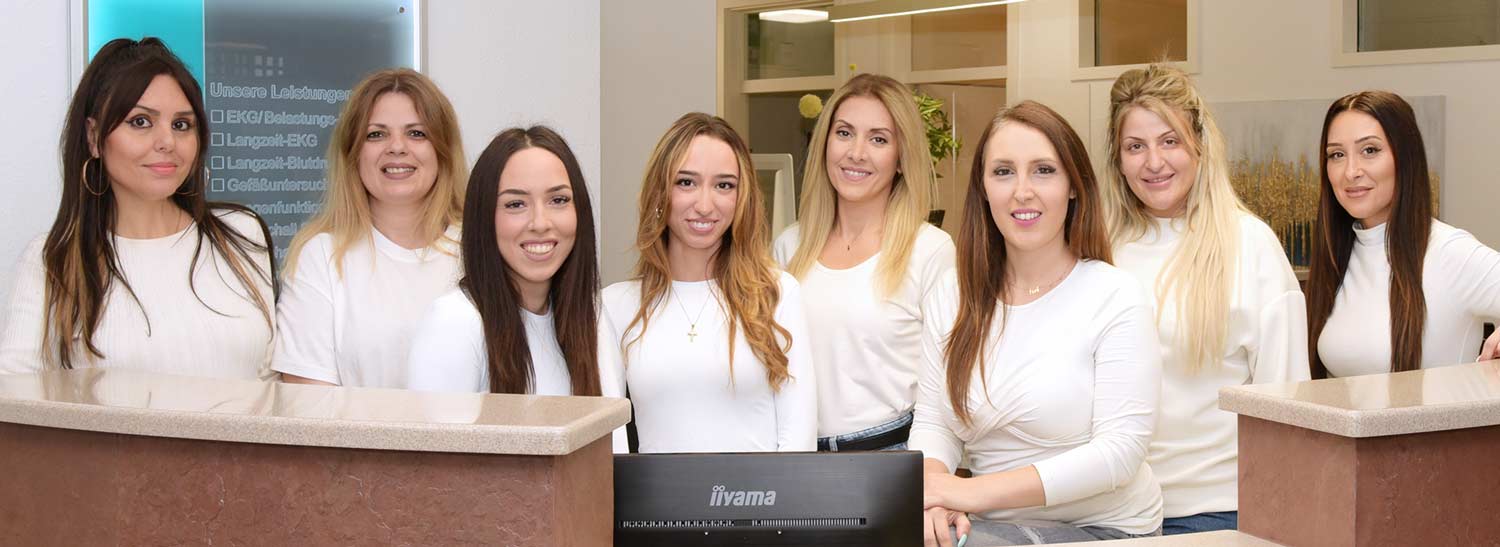 Das Praxisteam der Gemeinschaftspraxis IATROS in Waiblingen Das Praxisteam der Gemeinschaftspraxis IATROS in Waiblingen